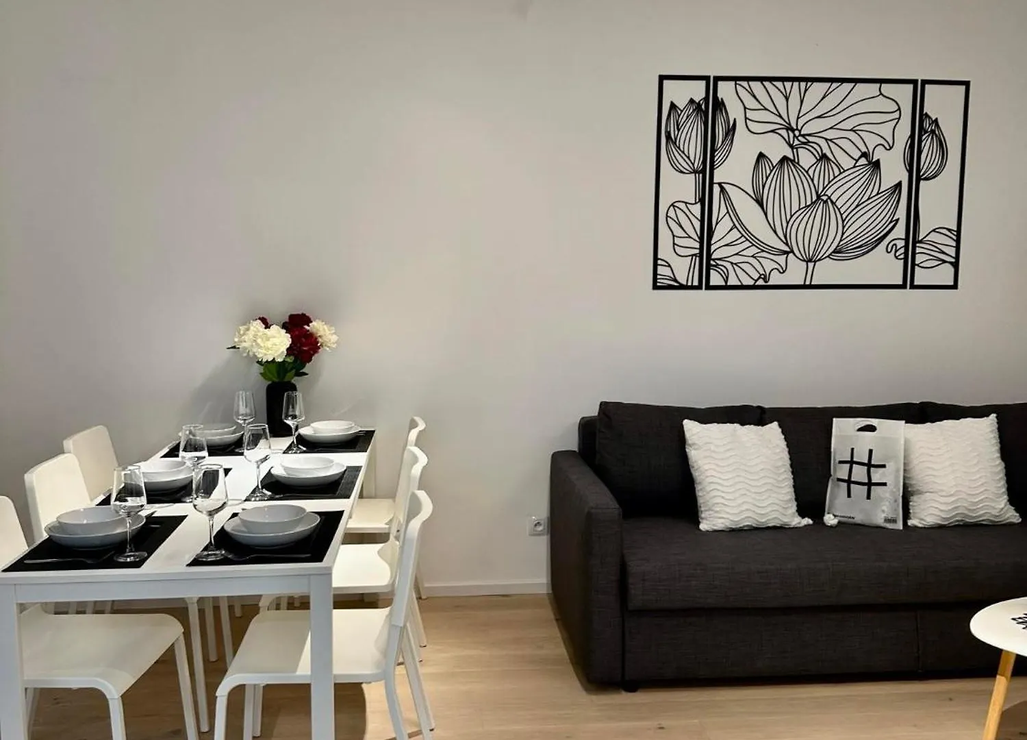 The Peony Apartment In Smichov, Prague 5