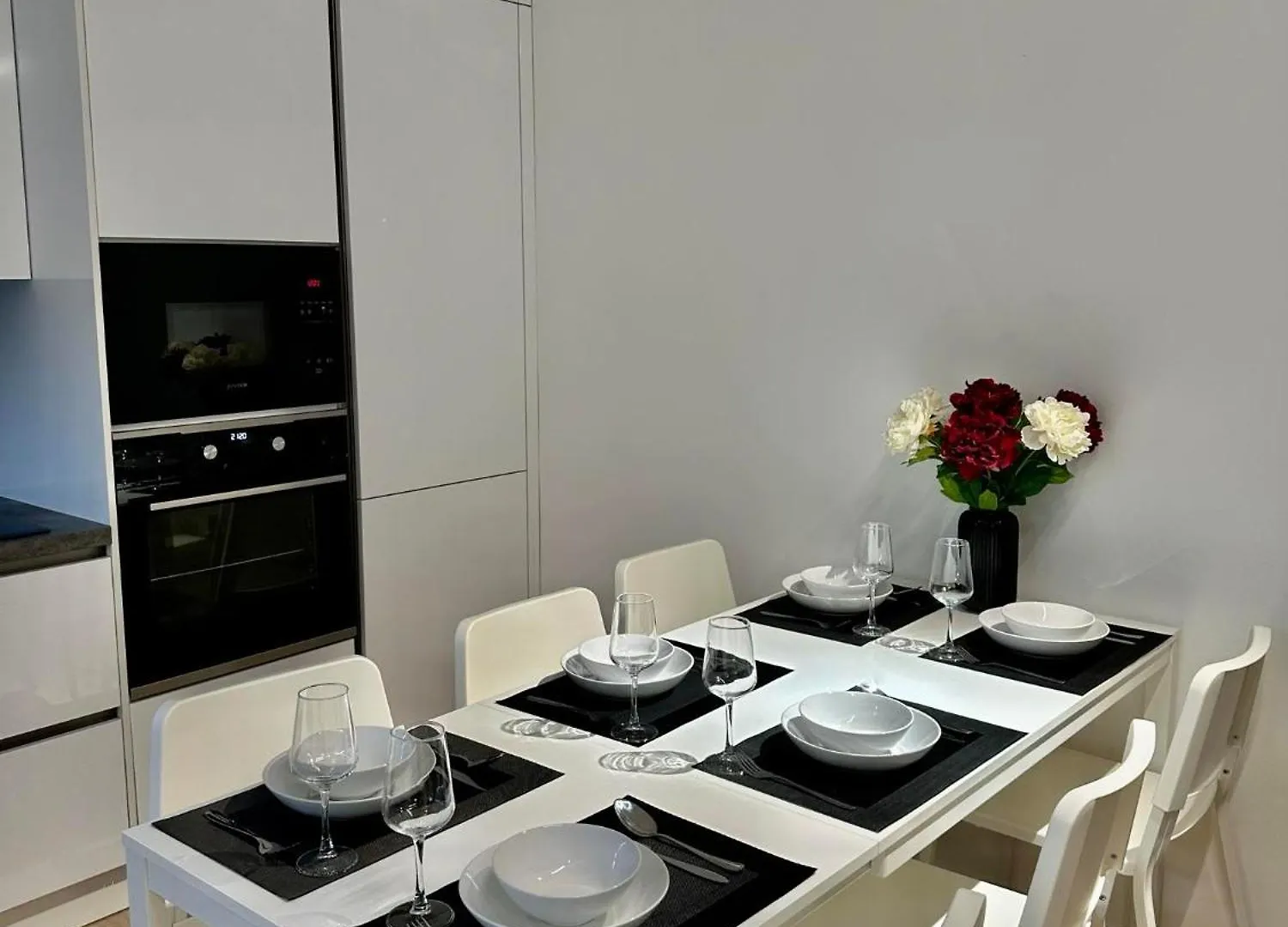 The Peony Apartment In Smichov, Prague 5