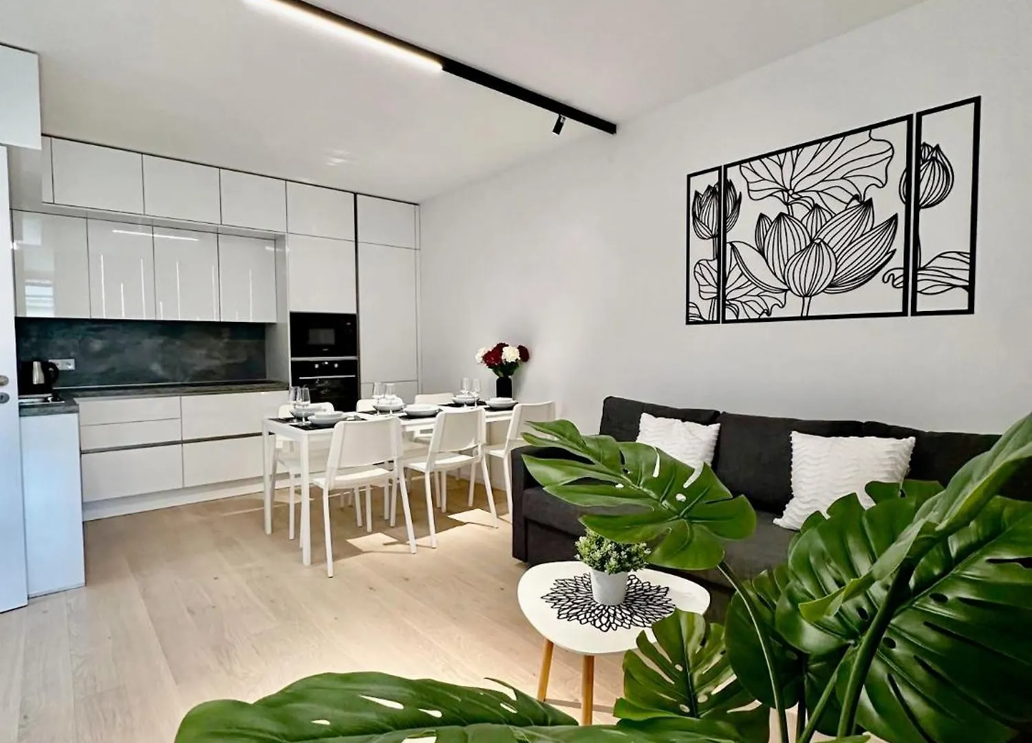 The Peony Apartment In Smichov, Prague 5