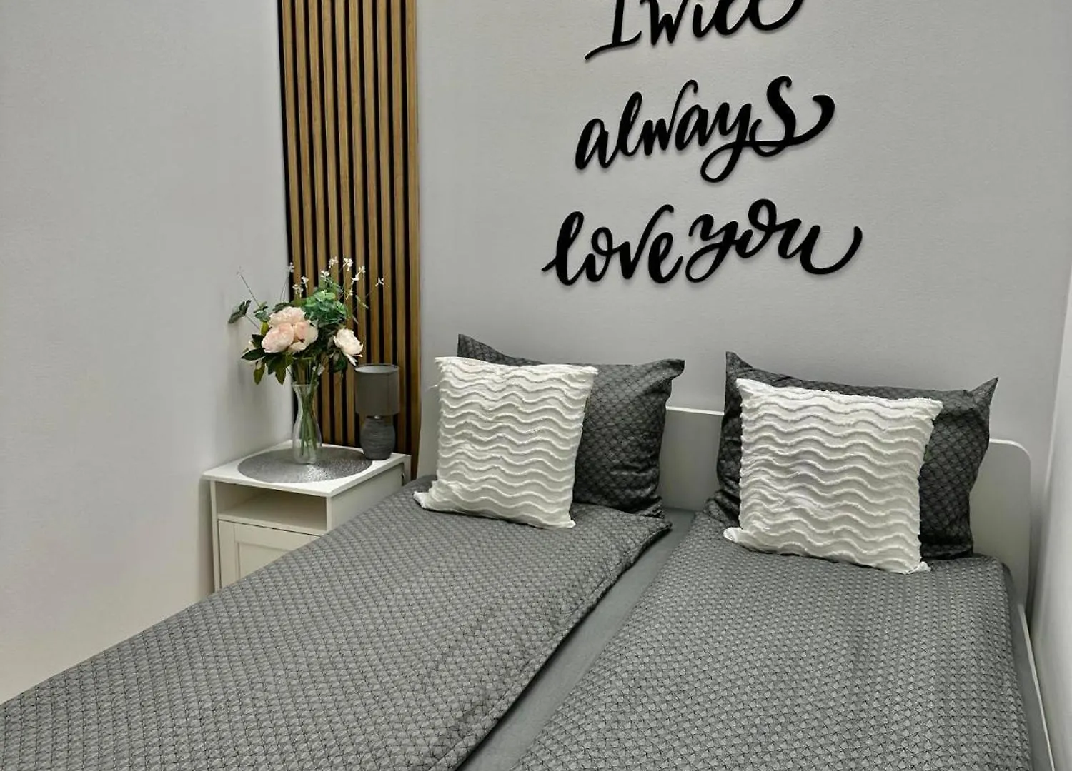 The Peony Apartment In Smichov, Prague 5