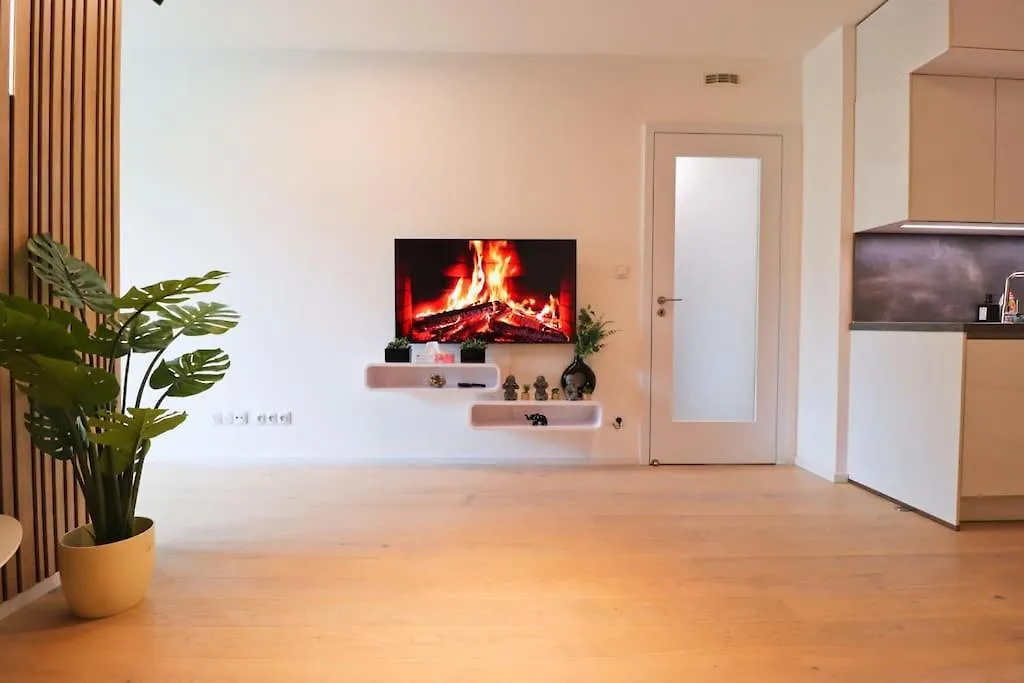 The Peony Apartment In Smichov, Prague 5