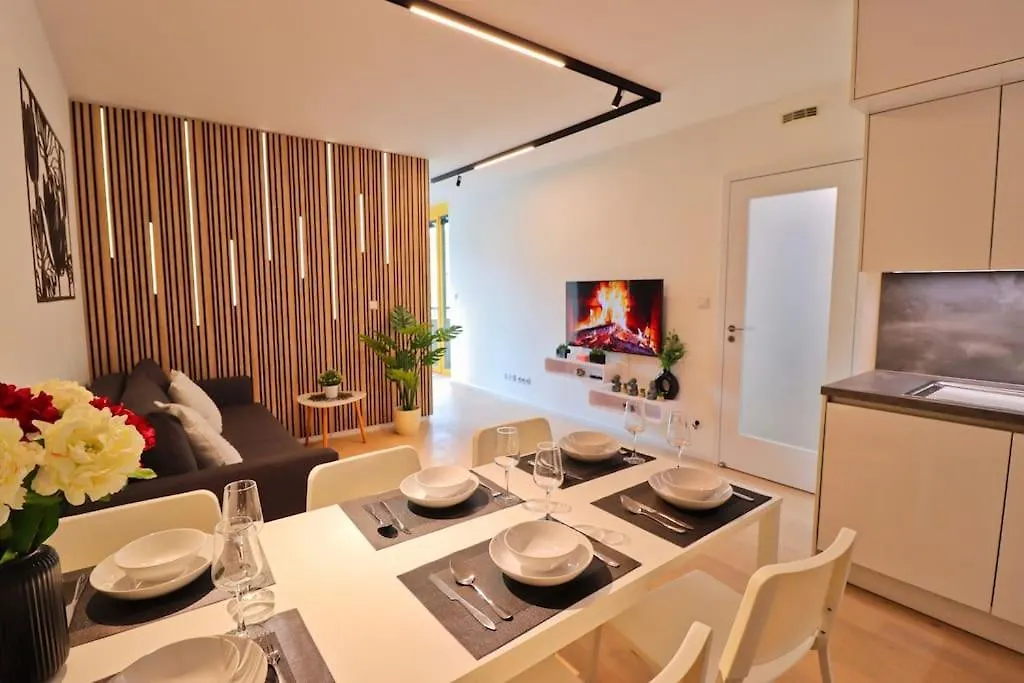 The Peony Apartment In Smichov, Prague 5